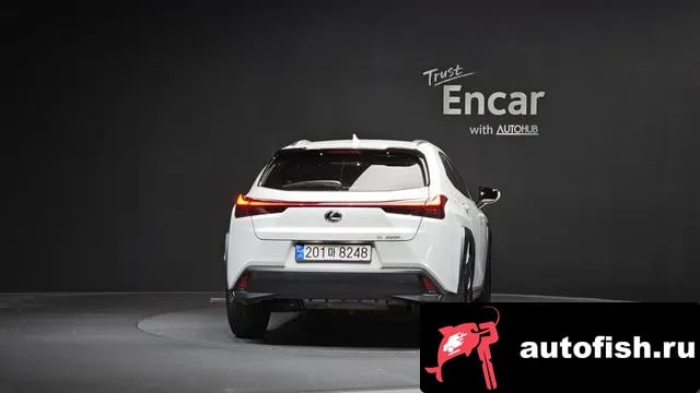 Lexus UX UX250h 2023 года - вид 3