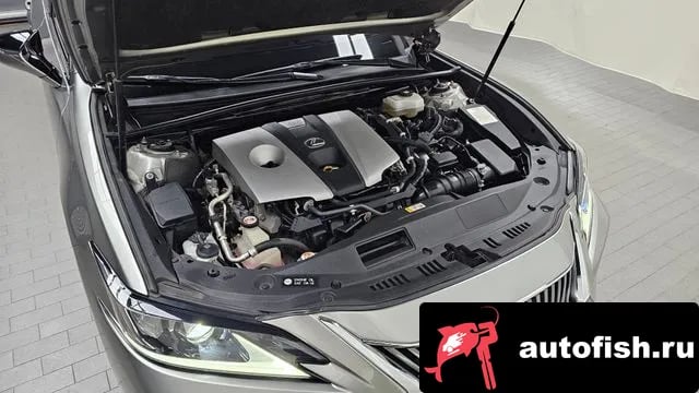 Lexus ES ES300h 7th generation 2018 года - вид 6