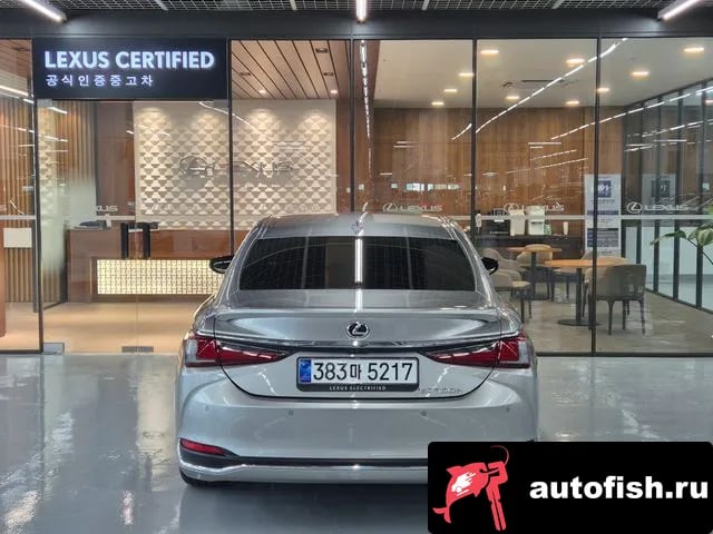 Lexus ES ES300h 7th generation 2025 года - вид 4