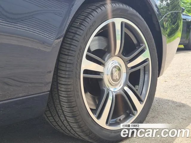 Rolls-Royce Wraith Lace 2018 года - вид 6
