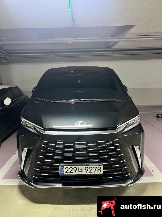 Lexus LM LM Second Generation 2025 года - похожие автомобили