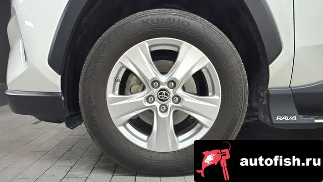 Toyota RAV4 RAV4 5th Generation 2019 года - вид 4
