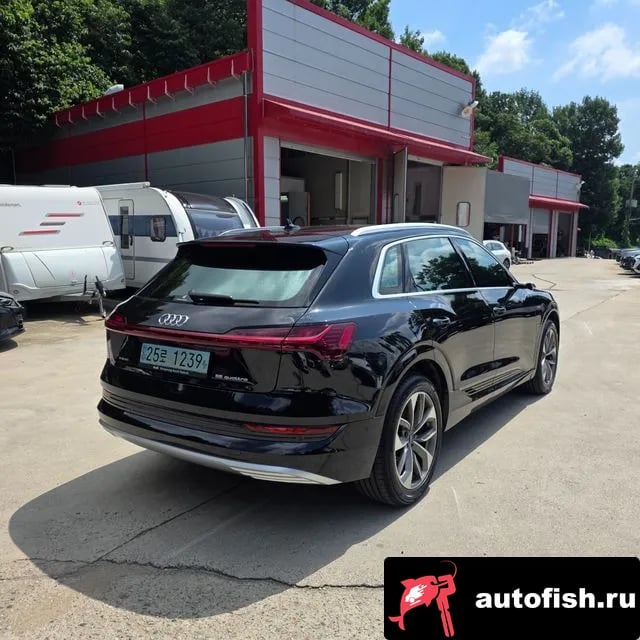 Audi e-tron e-Tron 2020 года - вид 6