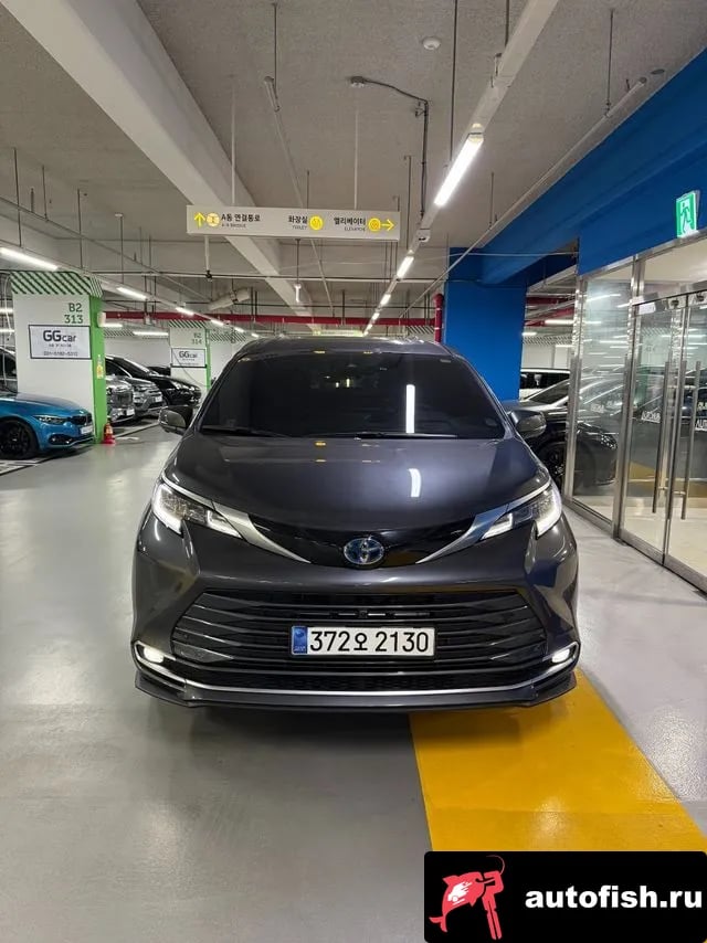 Toyota Sienna Siena 4th Generation 2025 года - вид 3