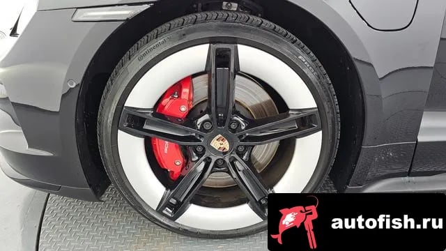 Porsche Taycan Taikan 2025 года - вид 5
