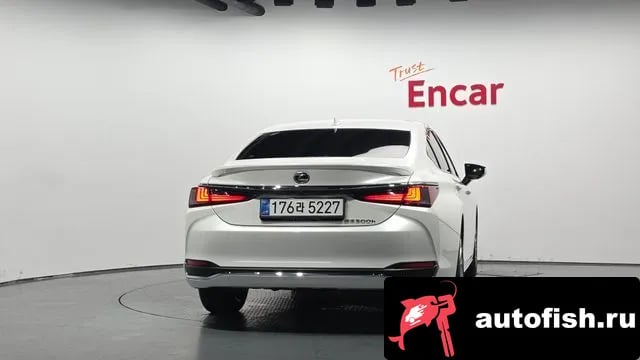 Lexus ES ES300h 7th generation 2025 года - вид 3