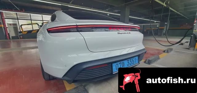Porsche Taycan Taikan 2025 года - вид 4