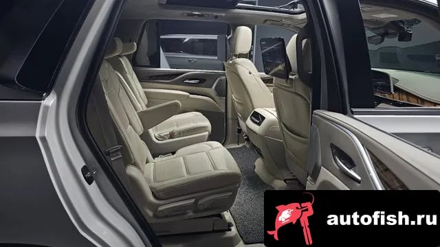 Cadillac Escalade Escalade 5th Generation 2022 года - похожие автомобили