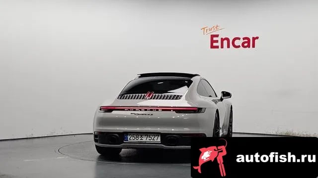 Porsche 911 911 (992) 2020 года - вид 4