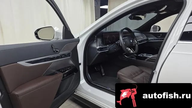 BMW 7-Series 7 Series (G70) 2023 года - похожие автомобили