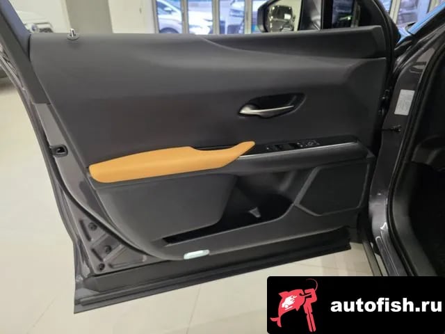 Lexus UX UX300h 2025 года - похожие автомобили