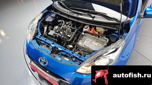 Toyota Prius Prius C 2018 года - вид 6