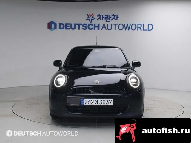 Mini Cooper Cooper C 4th generation 2024 года - вид 3