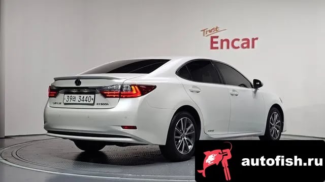 Lexus ES New ES300h 2018 года - вид 2