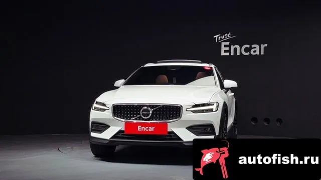 Volvo V60 V60 Cross-country 2nd Generation 2025 года - вид 3