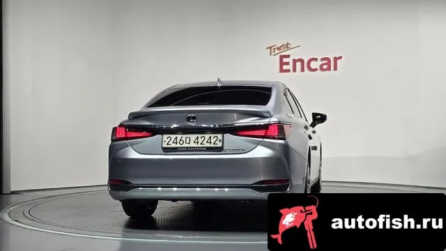 Lexus ES ES300h 7th generation 2023 года - вид 4