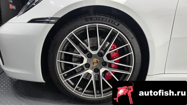 Porsche 911 911 (992) 2021 года - вид 5