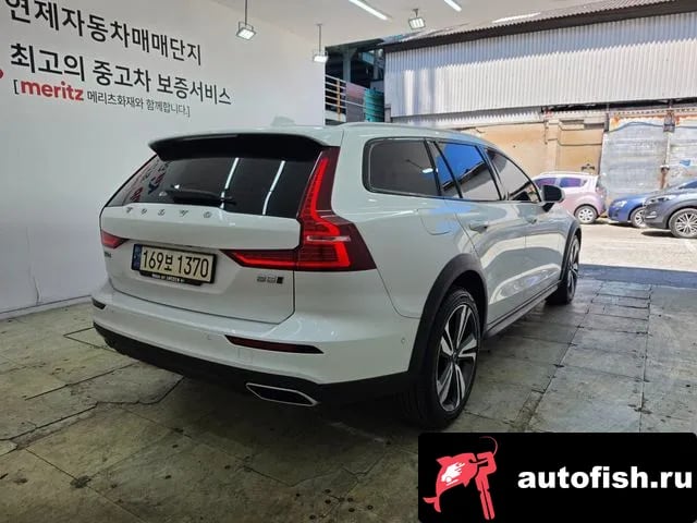 Volvo V60 V60 Cross-country 2nd Generation 2021 года - вид 3
