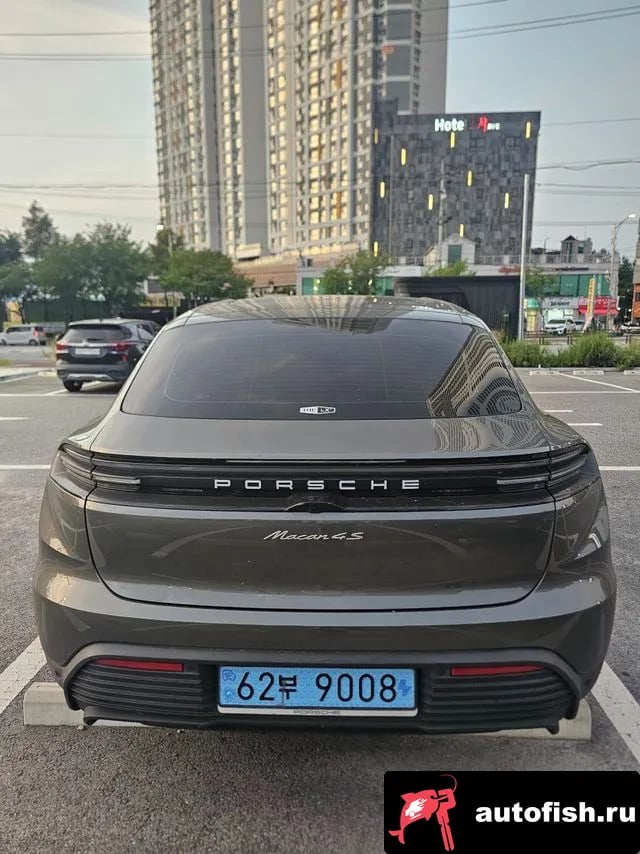 Porsche Macan Makan EV 2025 года - вид 4
