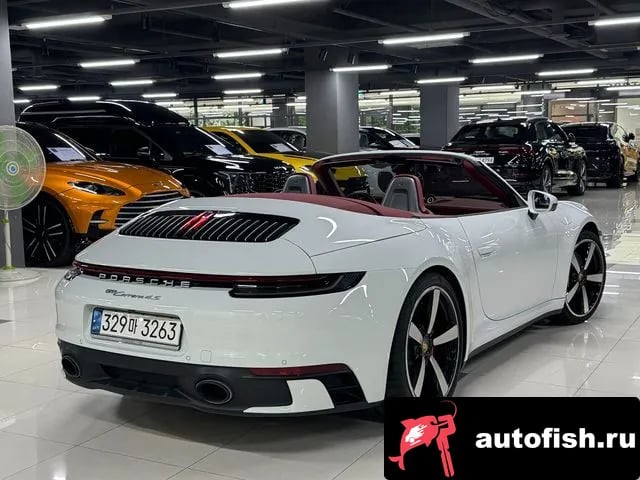 Porsche 911 911 (992) 2020 года - вид 3