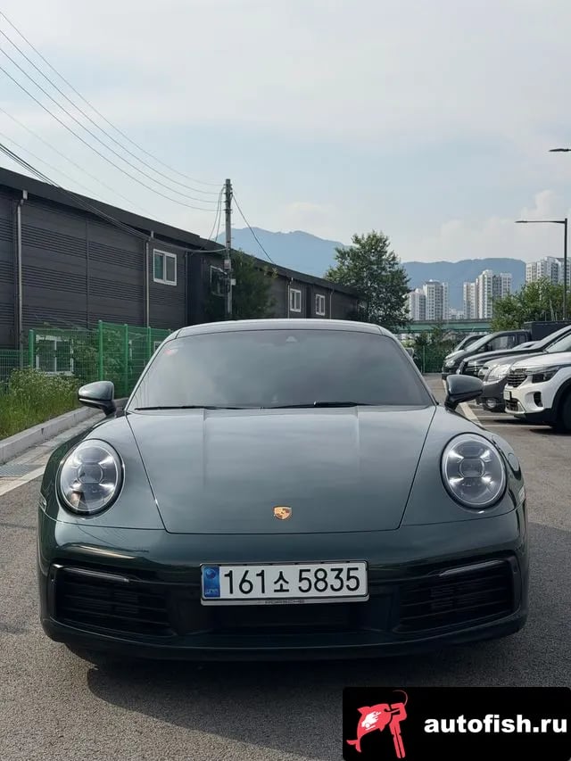 Porsche 911 911 (992) 2020 года - вид 3