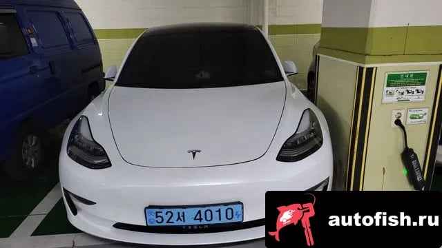 Tesla Model 3 Model 3 2020 года - вид 1