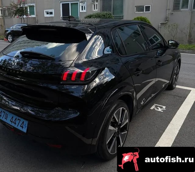 Peugeot 208 e-208 second Generation 2022 года - вид 2