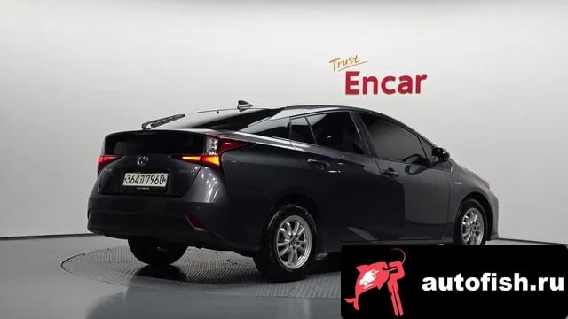 Toyota Prius Prius 4th Generation 2019 года - вид 2