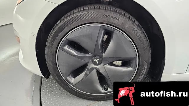 Tesla Model 3 Model 3 2020 года - вид 5