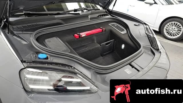 Porsche Macan Makan EV 2025 года - вид 5