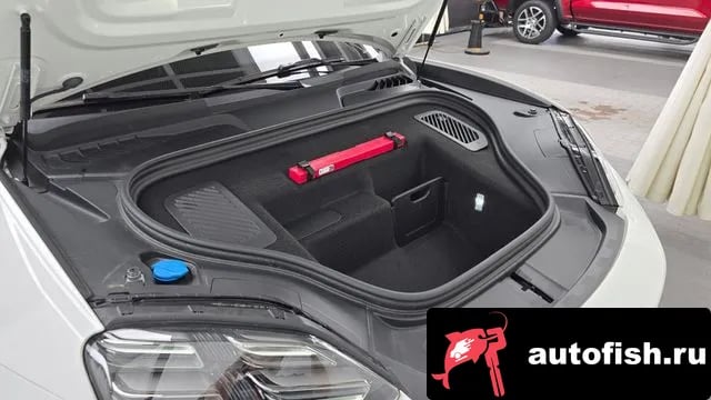 Porsche Macan Makan EV 2025 года - вид 5