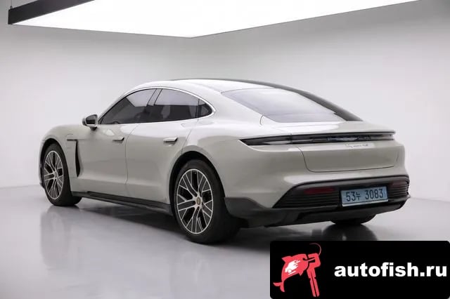 Porsche Taycan Taikan 2021 года - вид 6