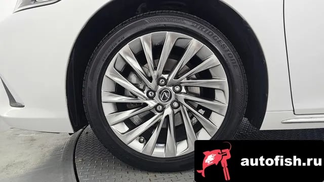 Lexus ES ES300h 7th generation 2025 года - вид 5