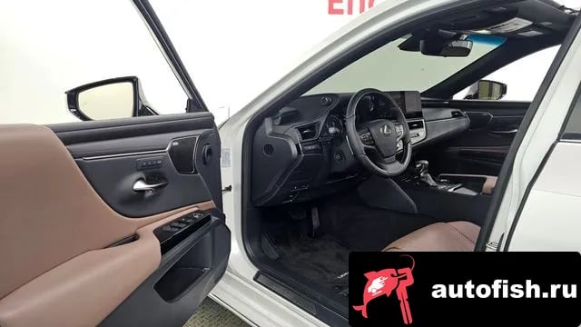 Lexus ES ES300h 7th generation 2025 года - похожие автомобили