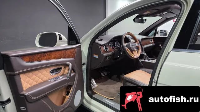 Bentley Bentayga Benteiga 2018 года - похожие автомобили