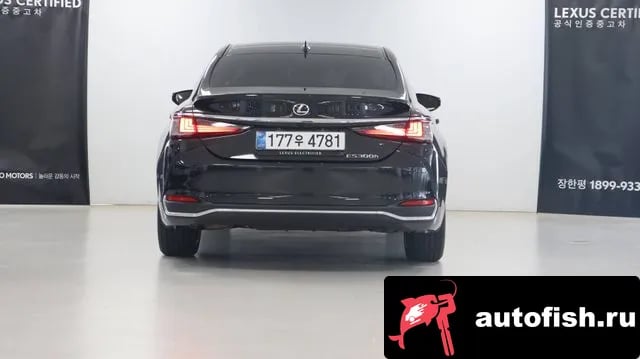 Lexus ES ES300h 7th generation 2025 года - вид 4