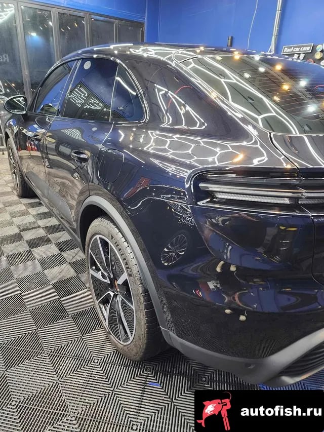 Porsche Macan Makan EV 2025 года - вид 2