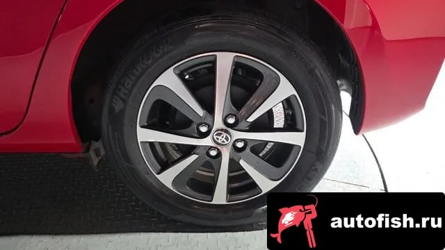 Toyota Prius Prius C 2019 года - вид 5