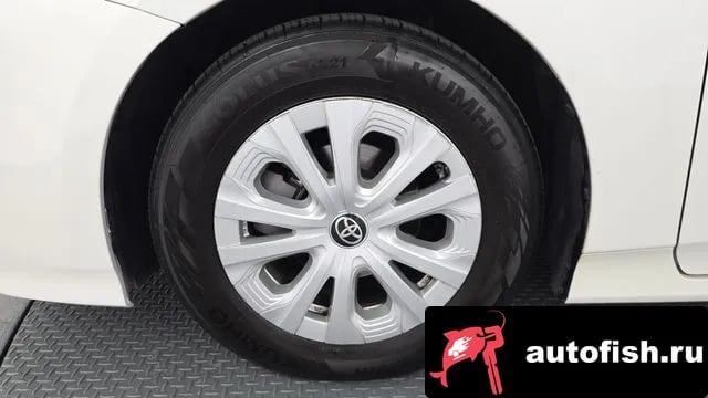 Toyota Prius Prius 4th Generation 2019 года - вид 5