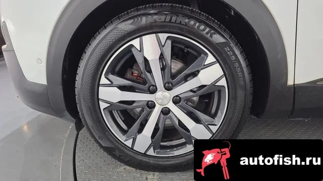 Peugeot 5008 5008 second generation 2018 года - вид 5
