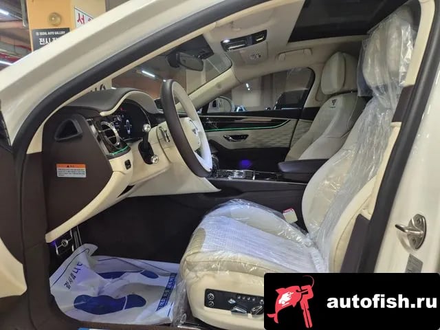 Bentley Flying Spur Flying Spur 3rd Generation 2022 года - похожие автомобили