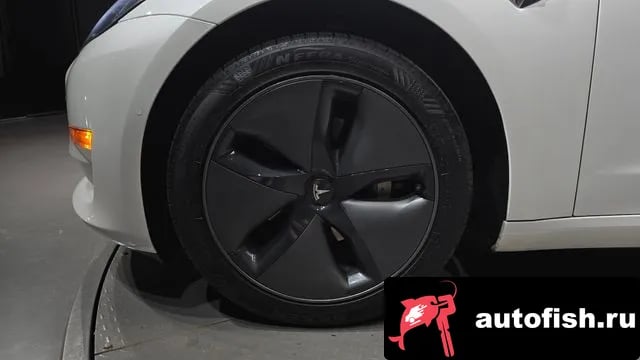 Tesla Model 3 Model 3 2020 года - вид 5