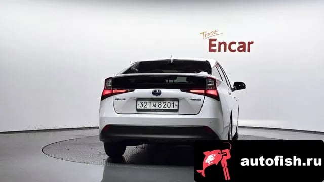 Toyota Prius Prius 4th Generation 2021 года - вид 3