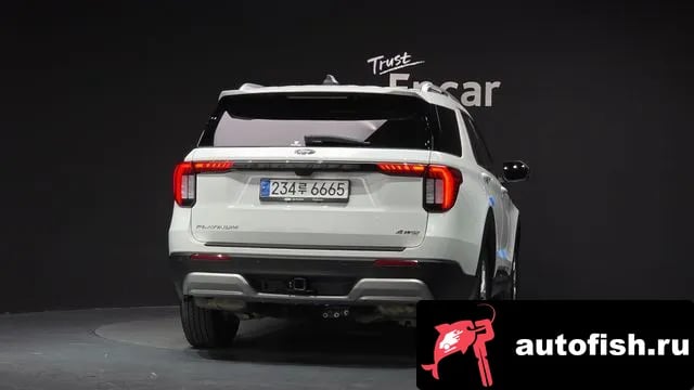 Ford Explorer Explorer 6th Generation 2025 года - вид 4