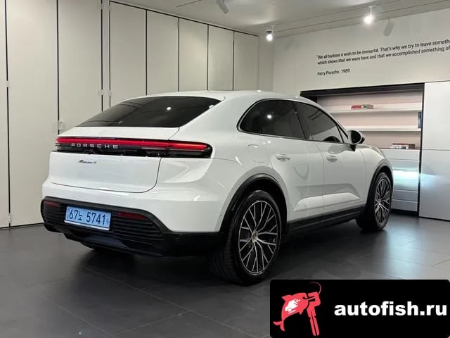 Porsche Macan Makan EV 2025 года - вид 2
