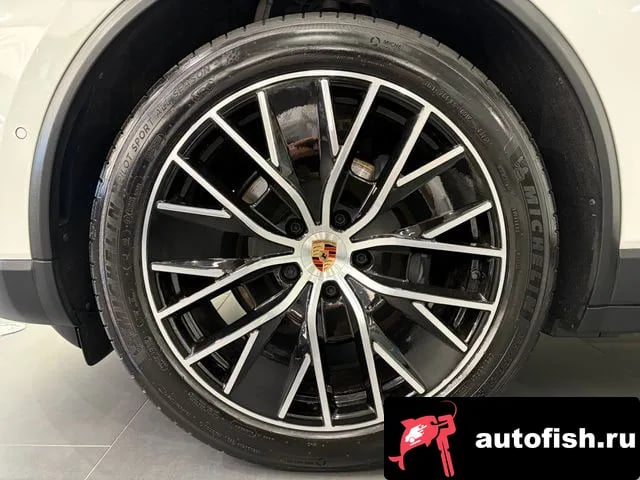 Porsche Macan Makan EV 2025 года - вид 5