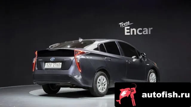 Toyota Prius Prius 4th Generation 2018 года - вид 2