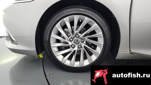 Lexus ES ES300h 7th generation 2022 года - вид 4