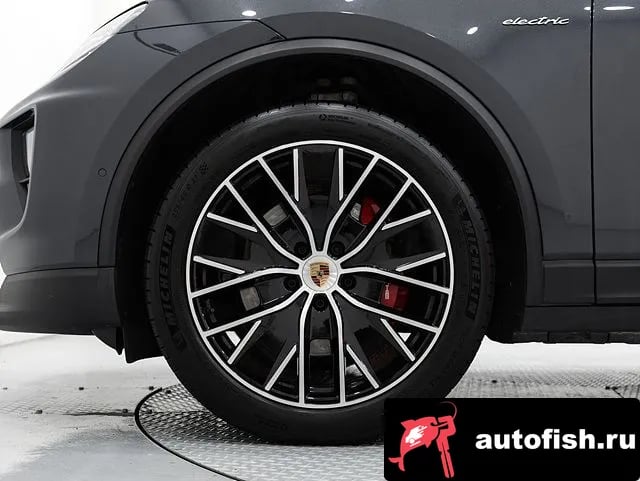 Porsche Macan Makan EV 2025 года - вид 5