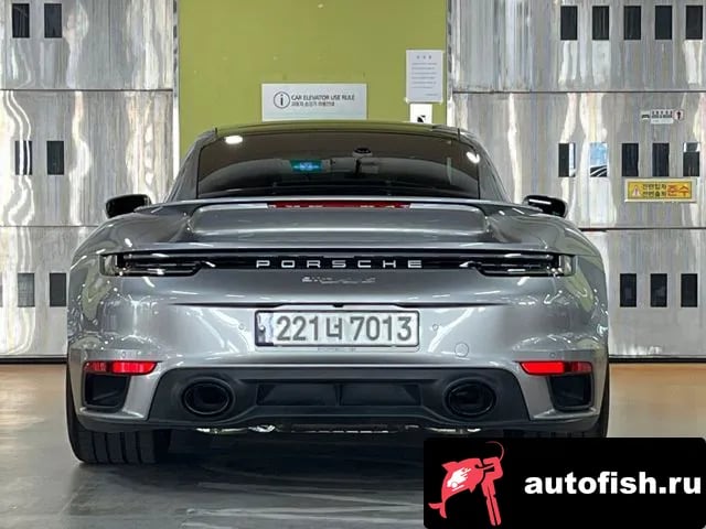 Porsche 911 911 (992) 2023 года - вид 4
